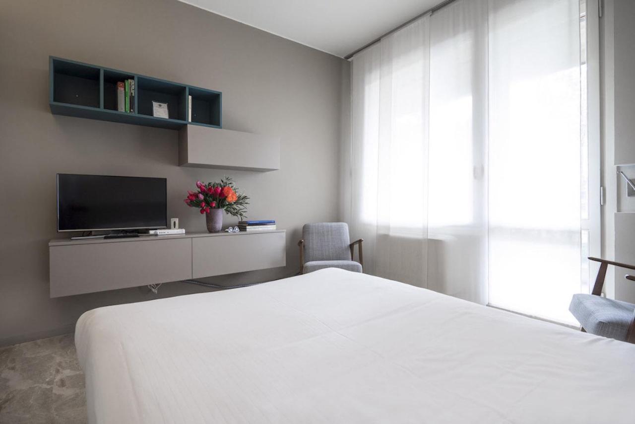 Contempora - Elvezia 8 - E12 Milan